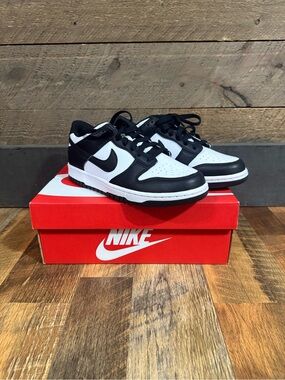 Nike Dunk Low GS Panda Black White Sneakers Size 7Y Women’s 8.5 CW1590-100 EUC
